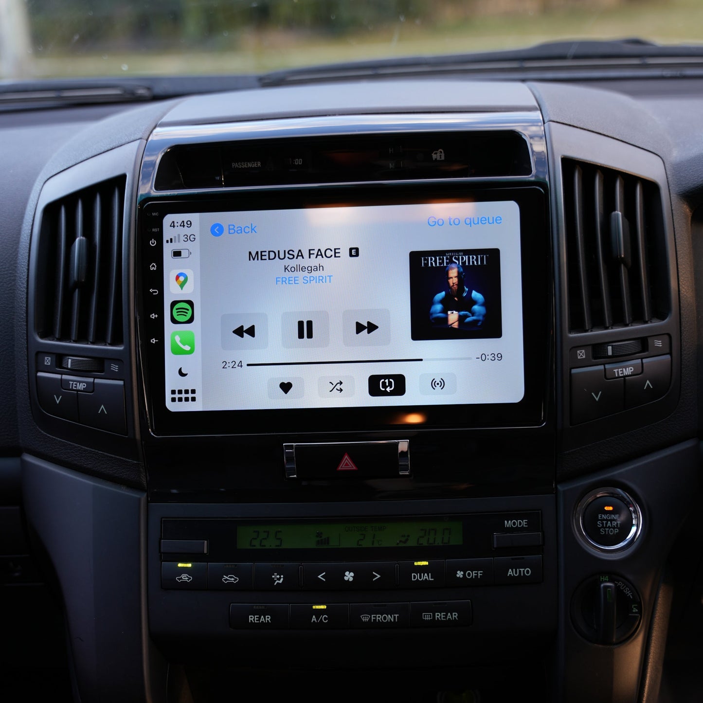 Toyota Land Cruiser 200 Series, 2007-2015 - CARPLAY, DIRECT FIT, UPGRADE KIT