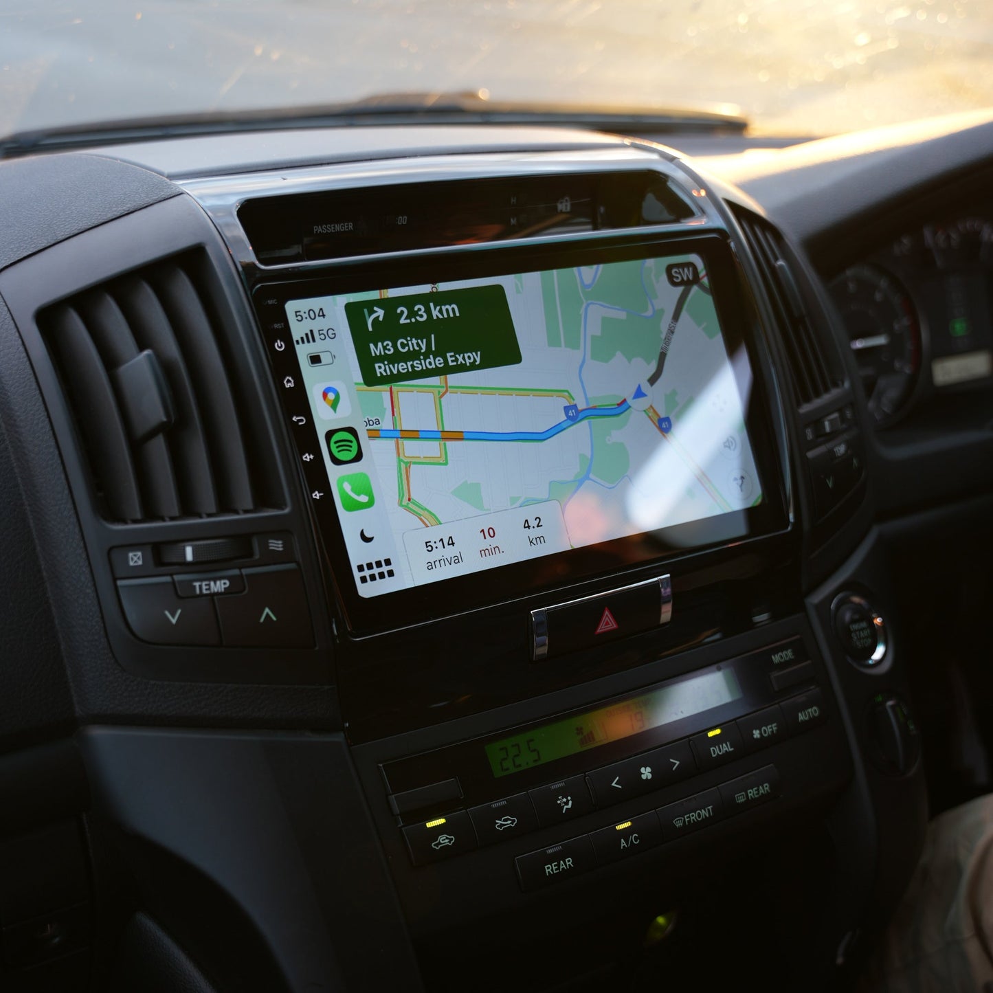 Toyota Land Cruiser 200 Series, 2007-2015 - CARPLAY, DIRECT FIT, UPGRADE KIT