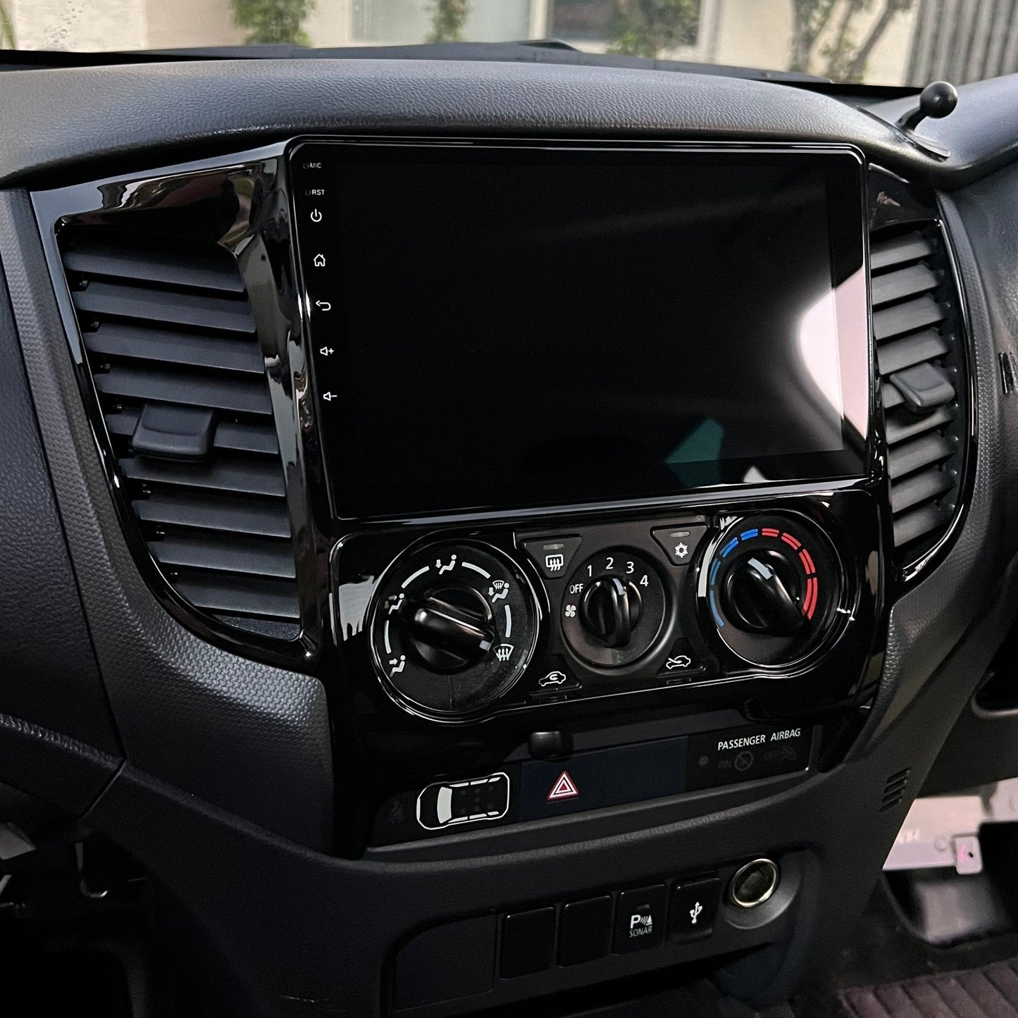 Mitsubishi Triton 2016-2022 MANUAL AC - CARPLAY, DIRECT FIT, UPGRADE KIT