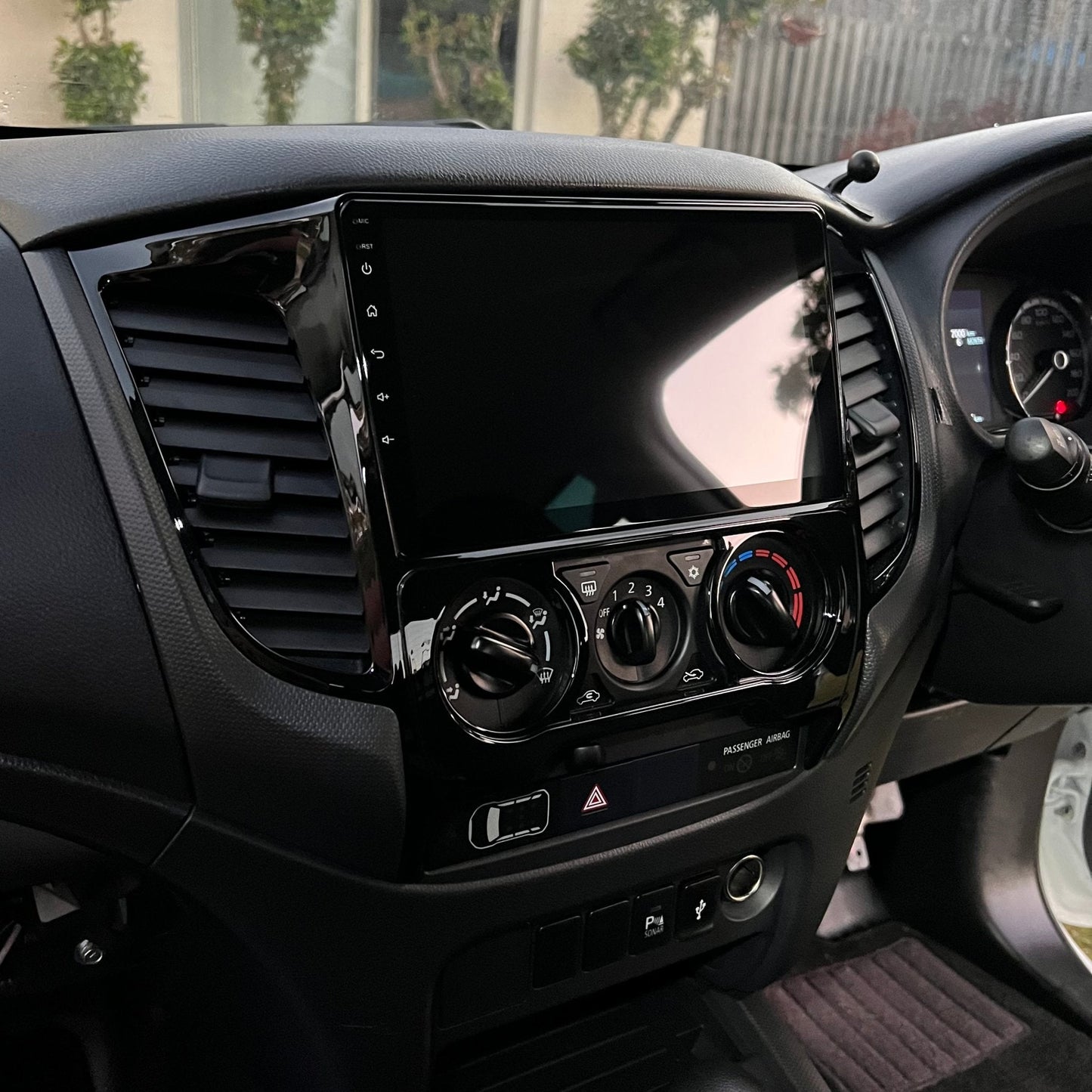 Mitsubishi Triton 2016-2022 MANUAL AC - CARPLAY, DIRECT FIT, UPGRADE KIT