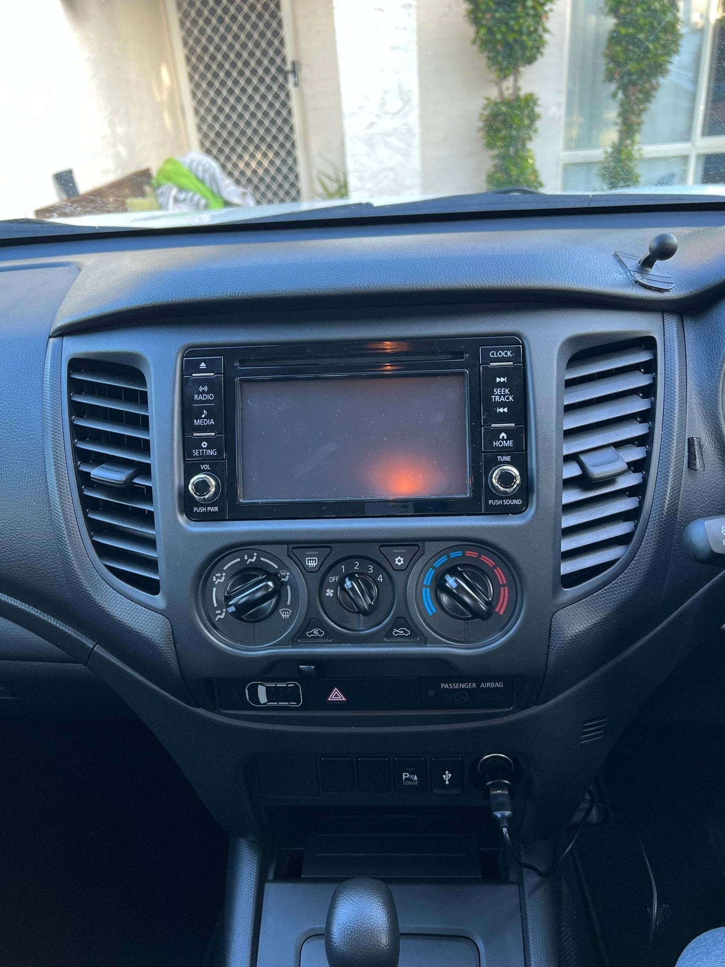 Mitsubishi Triton 2016-2022 MANUAL AC - CARPLAY, DIRECT FIT, UPGRADE KIT